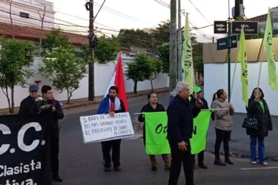 Cacerolazo frente a Mburuvicha Róga por gestión de Peña