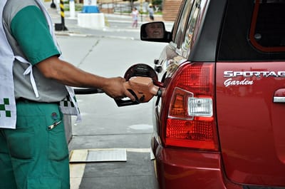 Emblemas privados se suman “apenas” a reducción de combustibles
