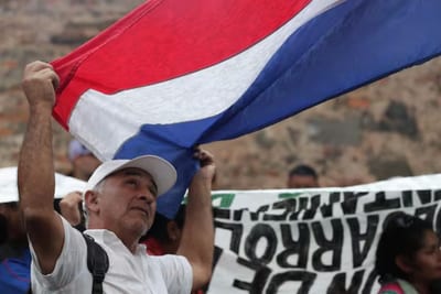 Gobierno anuncia 2.500 subsidios de vivienda tras protestas