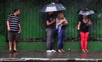Anuncian chaparrones en este miércoles caluroso
