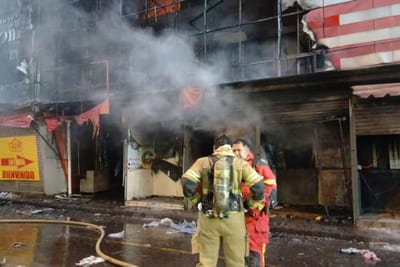 Incendio en CDE destruyó siete casillas y afectó shopping