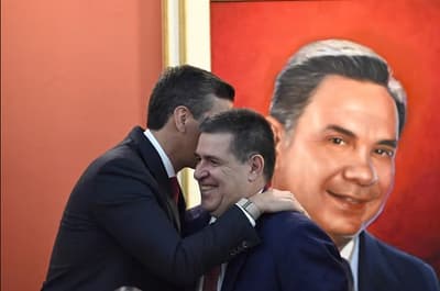 Peña presentó su gestión a Cartes antes que al pueblo, y llena de contradicciones