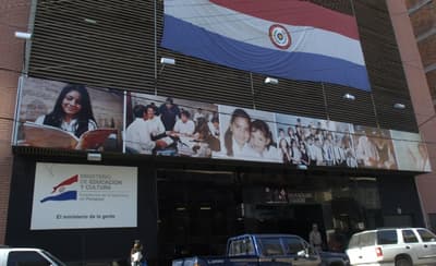 Muertos y preso en el exterior cobran en el MEC, constata averiguación