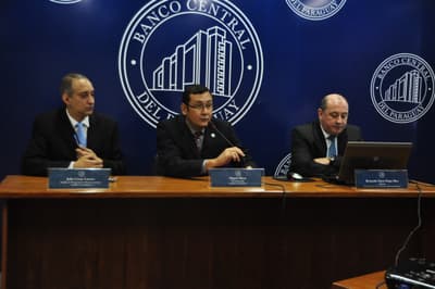 Prevén dólar a G. 5.720 para fin de año