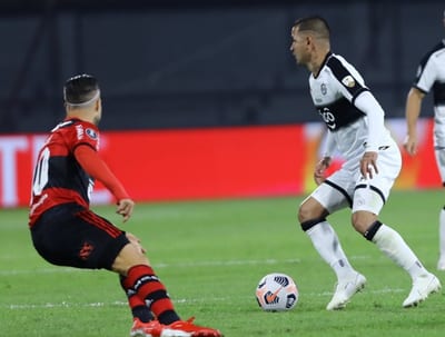 Olimpia sufre goleada en partido cargado de polémica