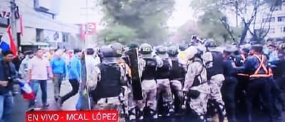 Ministro asegura que policía despejará avenidas de taxistas