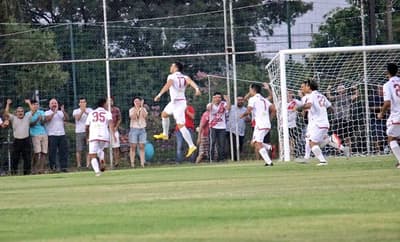 River gana y es puntero provisorio