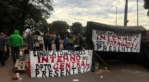 Líneas internas de Ñemby van a paro por tarifa