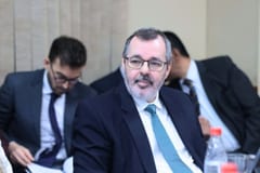 Desplome del dólar: Exportadores alertan por despidos y pérdida de mercados
