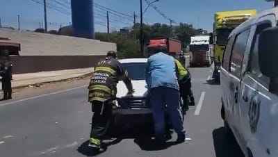 Múltiple choque en Tres Bocas bloquea el tránsito en Acceso Sur