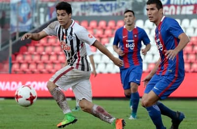 Cerro sufre en el final, pero vence y se ubica en la cima