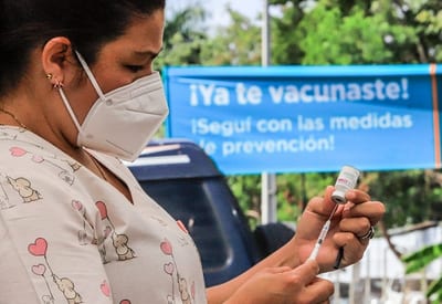 Covid-19: Vacuna bivalente se puede recibir sin vacunación previa