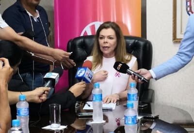 Renuncia de McLeod no alterará proceso de intervención, asegura diputado