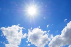 Meteorología prevé domingo cálido con lluvias dispersas