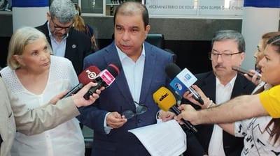 Médicos niegan frenar compra de medicamentos y exigen auditoría