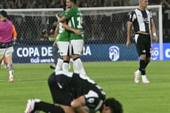 Olimpia vence a Libertad y recupera la punta del torneo Clausura