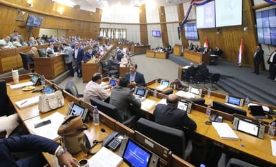 Diputados estudian proyecto de ley sobre mezcla de alcohol en hidrocarburos
