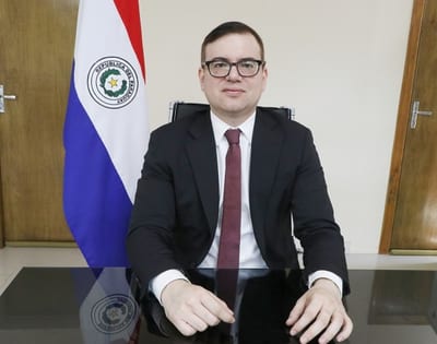 Hijo de Nicanor defiende dictadura stronista
