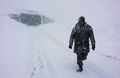 Camiones paraguayos seguirán atrapados en la nieve