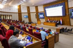 MEC prevé USD 30 millones para aumento salarial docente