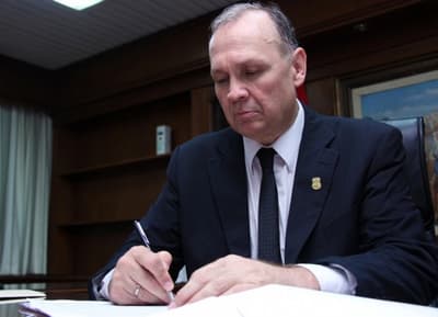 Ferreiro descarta renuncia y pide dar a conocer su declaración de bienes