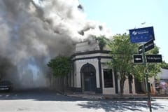 Incendio consume la discoteca Nápoles en el microcentro