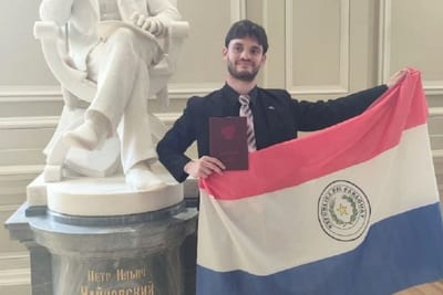 Paraguayo logra maestría con honores en Rusia
