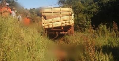 Conductor muere al arrojarse de camión sin frenos