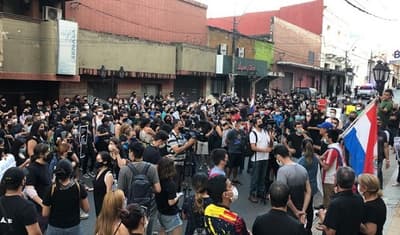 Protestan al son de “fuera Marito” y “Horacio a Tacumbú”