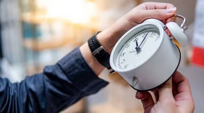 Reflotan la propuesta de mantener el horario de verano todo el año