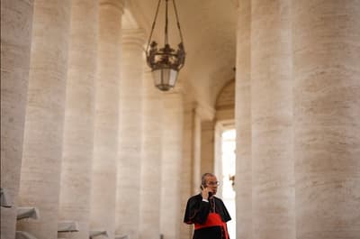 El Vaticano blinda el cónclave: apagan señal móvil y confiscan celulares
