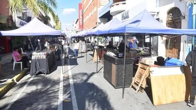 Ordenan levantar feria en Calle Palma; feriantes resisten