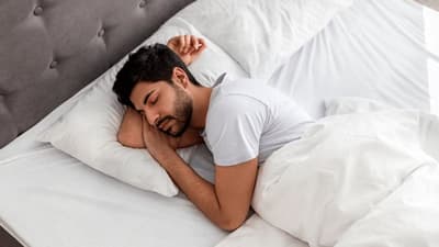 Expertos recomiendan el mejor horario para ir a la cama