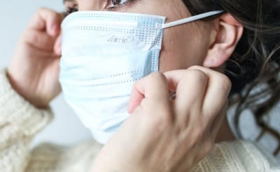 Salud reporta un fallecido y 22 positivos
