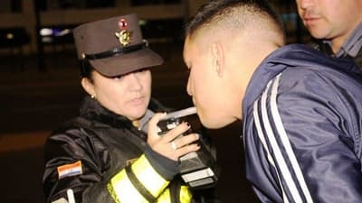 Ley establece límite para imputar a conductores ebrios