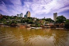 Río Paraná comienza a bajar, pero 1.000 familias siguen evacuadas
