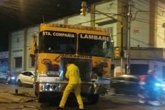 Colectivo choca contra camión de bomberos y deja dos heridos