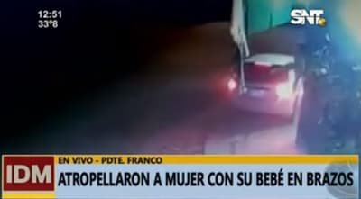 Atropellan a madre que llevaba a su hijo en brazos