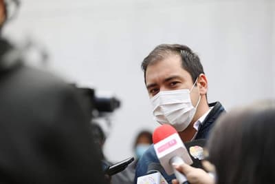 Prieto anuncia acuerdo para la compra de 250.000 vacunas Sputnik
