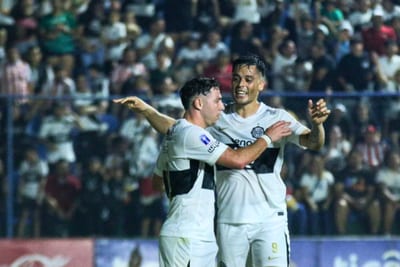 ¡Sufrido triunfo franjeado en un partidazo de ocho goles!