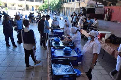 Asunción: Estudiantes de nivel medio excluidos de Hambre Cero 2025