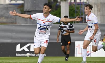 Nacional golea a Olimpia con contundencia en La Visera
