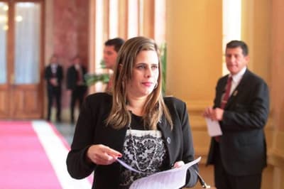 Kattya se reúne con Abdo Benítez buscando un pacto