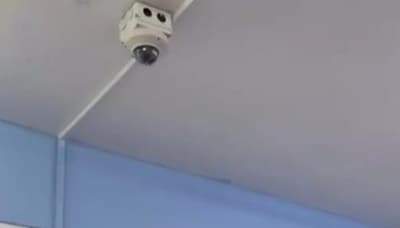 Investigan cámaras 360° instaladas en baños de colegio esteño
