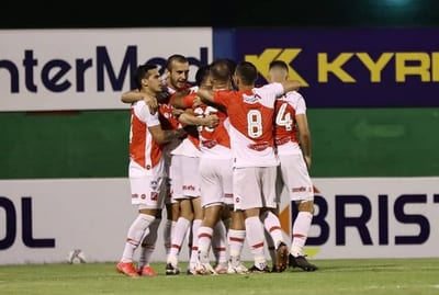 River supera a domicilio a Luqueño
