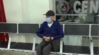 Abuelo busca medicamento hace cinco meses en el Hospital Central