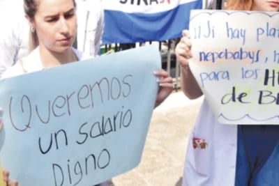 Huelga de médicos moviliza a unos 5.000 profesionales en Asunción
