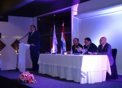 Lanzan libro “Shock educativo”