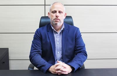 Clase media-baja argentina vive mejor que clase media-alta paraguaya, según economista