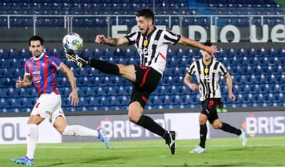 Libertad vence 2-1 a Cerro Porteño en el Defensores